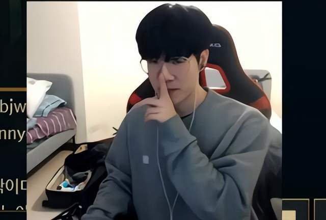 带有环绕符 带有环绕符